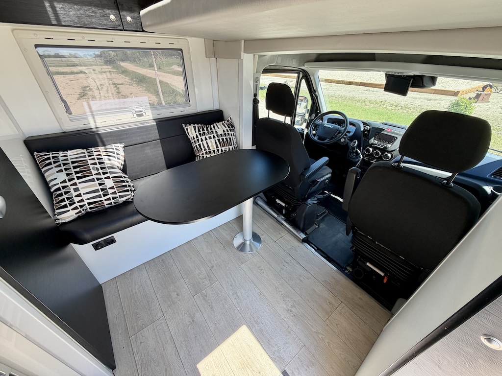 IVECO Daily RJH Sport Pro H3 Pferdetransporter Wohnkabine WC Dusche Automatik LKW - Gebrauchtfahrzeug