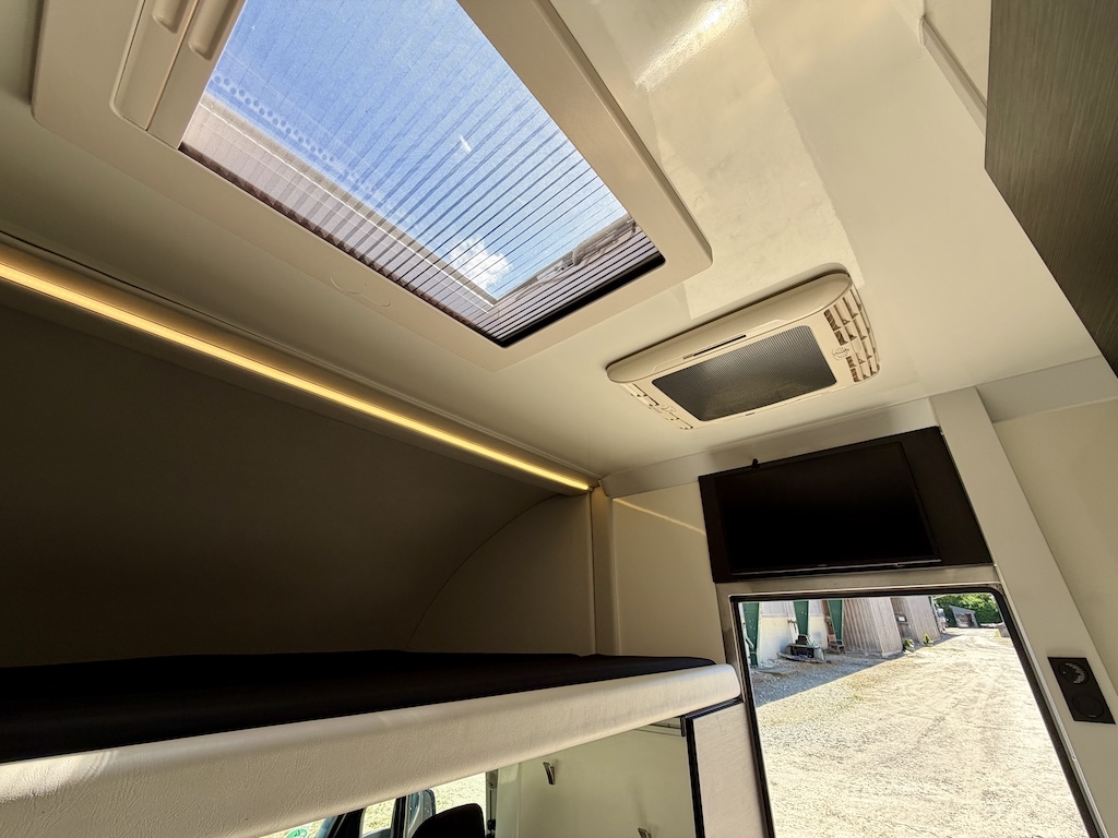 IVECO Daily RJH Sport Pro H3 Pferdetransporter Wohnkabine WC Dusche Automatik LKW - Gebrauchtfahrzeug