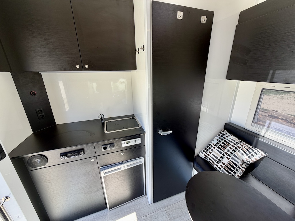 IVECO Daily RJH Sport Pro H3 Pferdetransporter Wohnkabine WC Dusche Automatik LKW - Gebrauchtfahrzeug