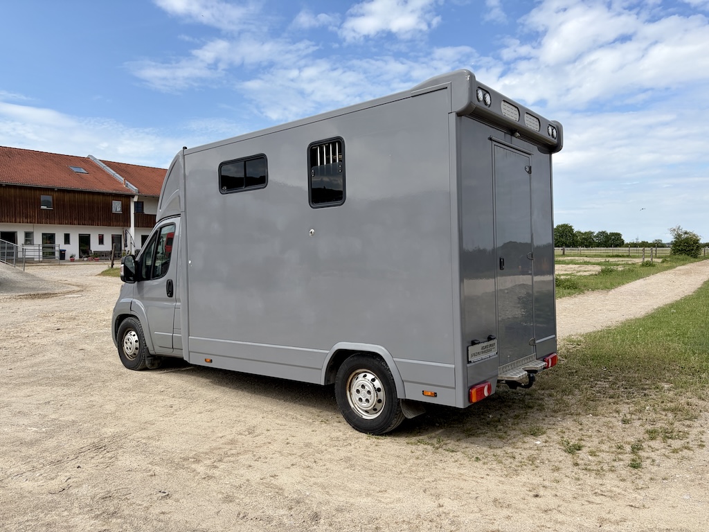 Citroen Jumper 2-Pferdetransporter Gebrauchtfahrzeug 3-Sitzer