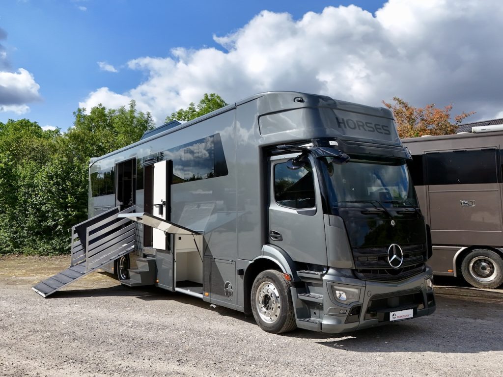 Mercedes-Benz Actros 1840 RJH Exclusive H5 Pferdetransporter Slide-Out Dacherhöhung LKW