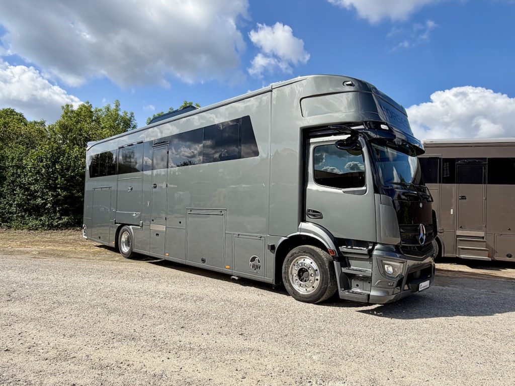 Mercedes-Benz Actros 1840 RJH Exclusive H5 Pferdetransporter Slide-Out Dacherhöhung LKW