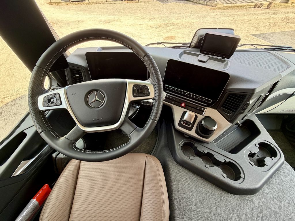 Mercedes-Benz Actros 1840 RJH Exclusive H5 Pferdetransporter Slide-Out Dacherhöhung LKW
