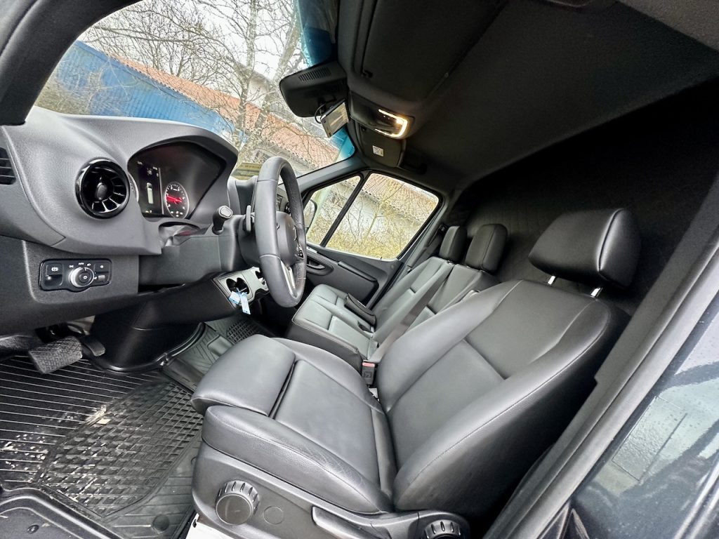 Mercedes-Benz Sprinter 419 2-Pferdetransporter Automatik Hengst 190 PS Heckantrieb
