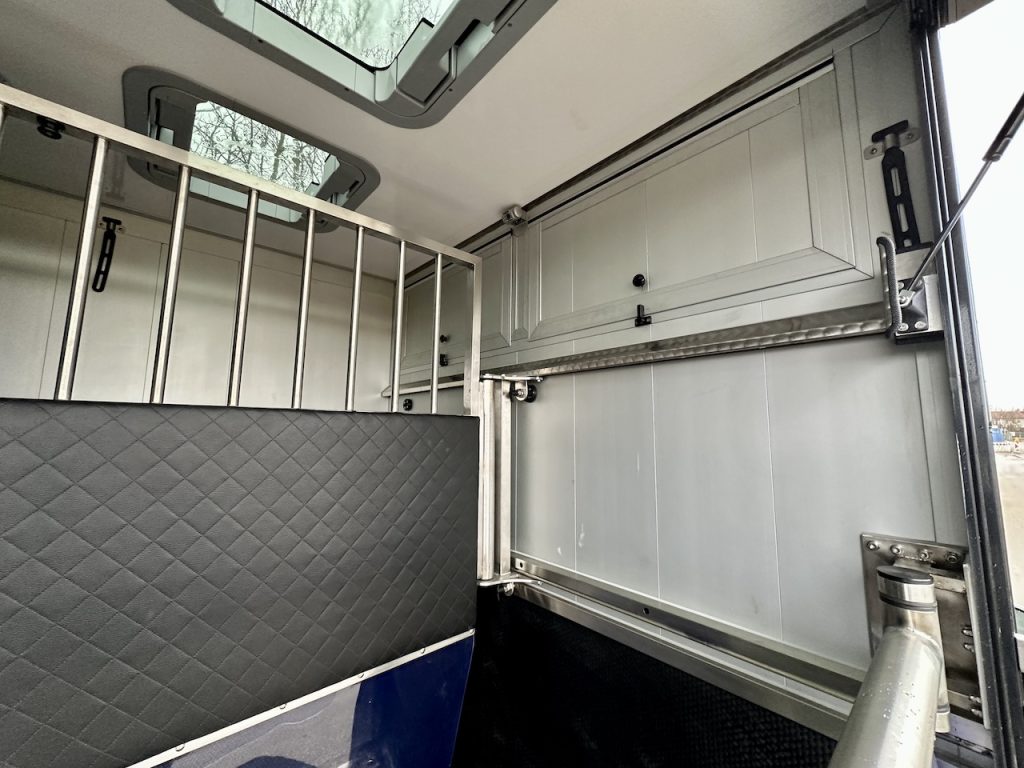 Mercedes-Benz Sprinter 419 2-Pferdetransporter Automatik Hengst 190 PS Heckantrieb
