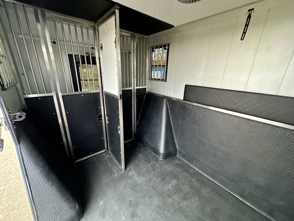 Mercedes-Benz Sprinter 419 2-Pferdetransporter Automatik Hengst 190 PS Heckantrieb