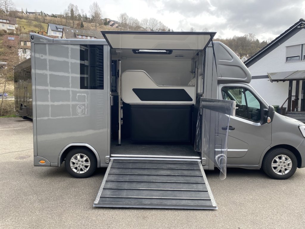 Renault Master RJH Sport 2-Pferdetransporter Schaltgetriebe - Top Gebrauchtfahrzeug