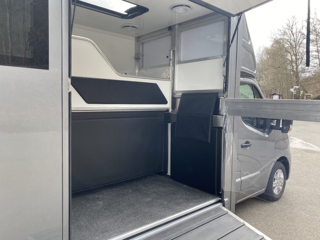 Renault Master RJH Sport 2-Pferdetransporter Schaltgetriebe - Top Gebrauchtfahrzeug