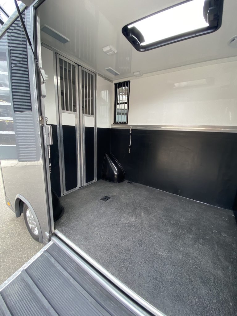 Renault Master RJH Sport 2-Pferdetransporter Schaltgetriebe - Top Gebrauchtfahrzeug