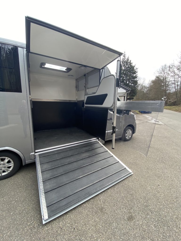 Renault Master RJH Sport 2-Pferdetransporter Schaltgetriebe - Top Gebrauchtfahrzeug