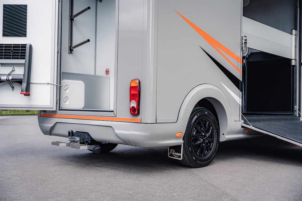 Renault Roelofsen Yorse Special Edition 2-Pferdetransporter Gebrauchtfahrzeug Schaltgetriebe Mautfrei