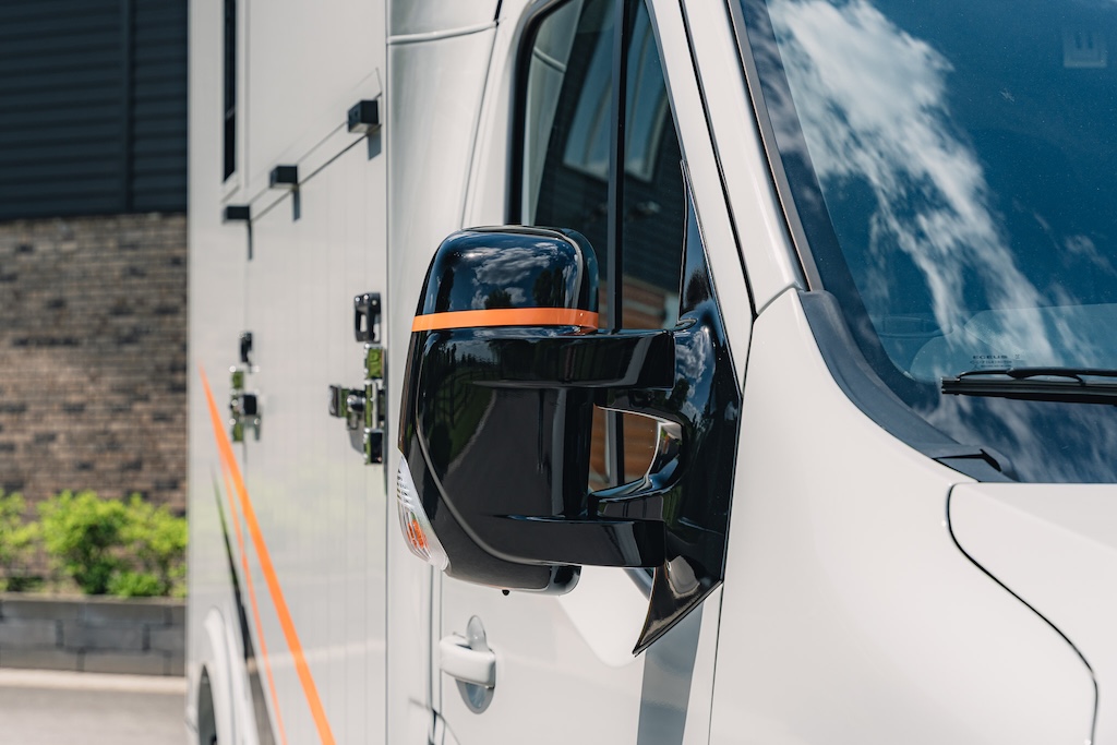 Renault Roelofsen Yorse Special Edition 2-Pferdetransporter Gebrauchtfahrzeug Schaltgetriebe Mautfrei