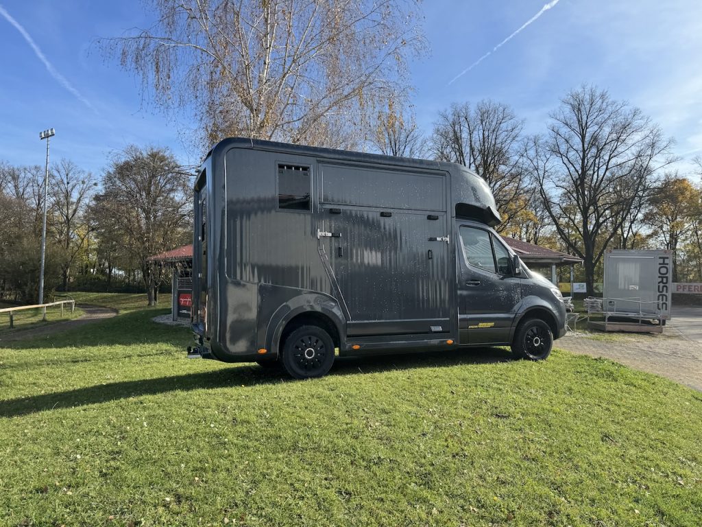 Mercedes-Benz Sprinter 419 2-Pferdetransporter Automatik Hengst 190 PS Heckantrieb