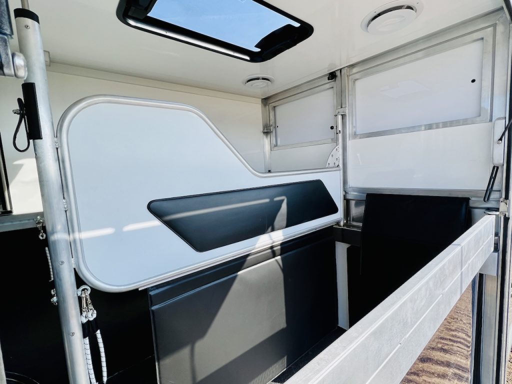 Renault Master RJH Sport 2-Pferdetransporter Schaltgetriebe - Top Gebrauchtfahrzeug