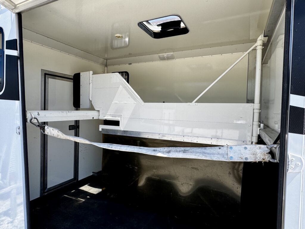 Steinsberger ANKA 2-Pferdeanhänger Sattelkammer Klappbett - Gebrauchtfahrzeug - TOP Zustand