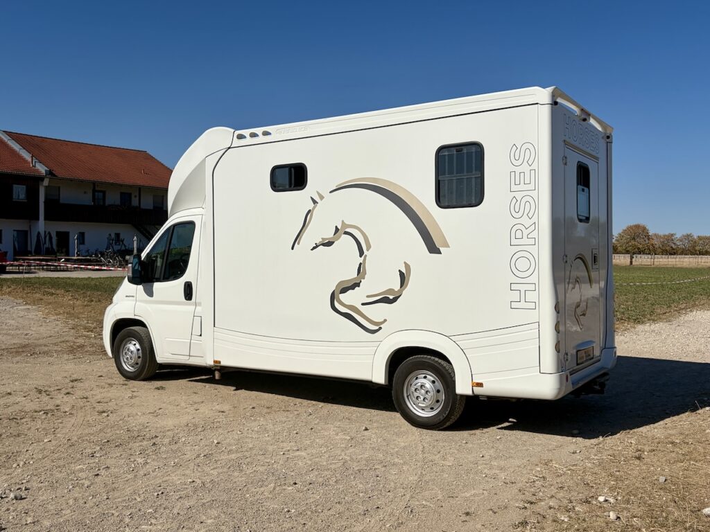 FIAT Ducato Honorio 2-Pferdetransporter Schaltgetriebe 3-Sitzer - Gebrauchtfahrzeug