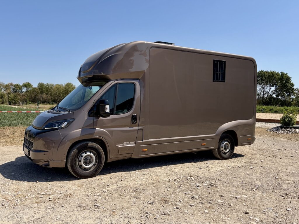 FIAT Ducato Vantis 2-Pferdetransporter Automatik - neuer Aufbau mit gebrauchtem Fahrgestell