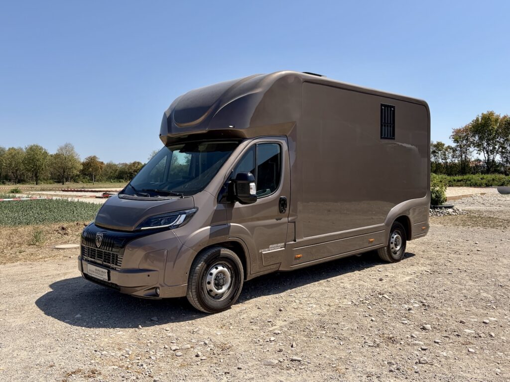 FIAT Ducato Vantis 2-Pferdetransporter Automatik - neuer Aufbau mit gebrauchtem Fahrgestell