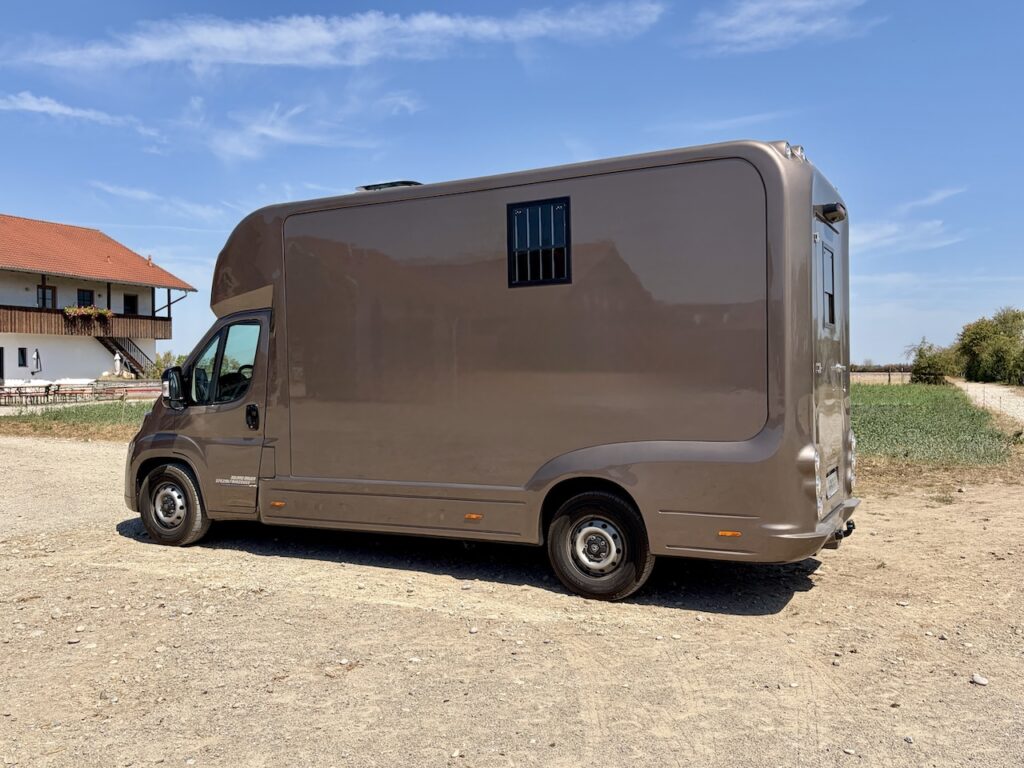 FIAT Ducato Vantis 2-Pferdetransporter Automatik - neuer Aufbau mit gebrauchtem Fahrgestell