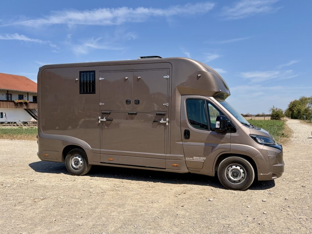 FIAT Ducato Vantis 2-Pferdetransporter Automatik - neuer Aufbau mit gebrauchtem Fahrgestell