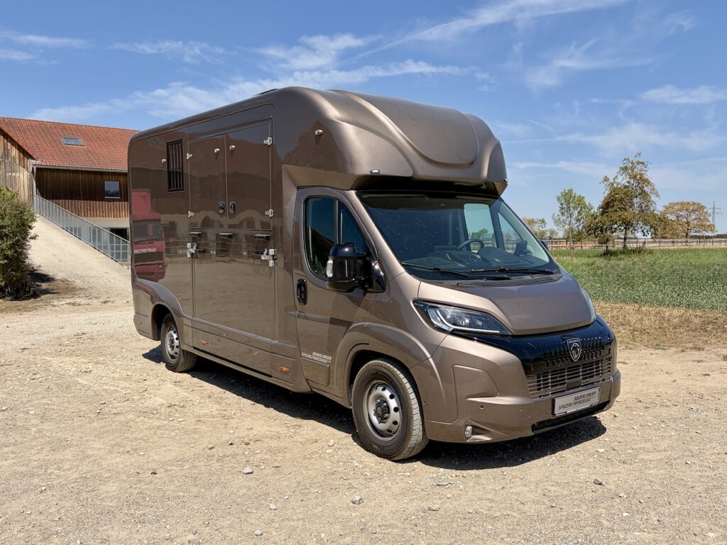 FIAT Ducato Vantis 2-Pferdetransporter Automatik - neuer Aufbau mit gebrauchtem Fahrgestell
