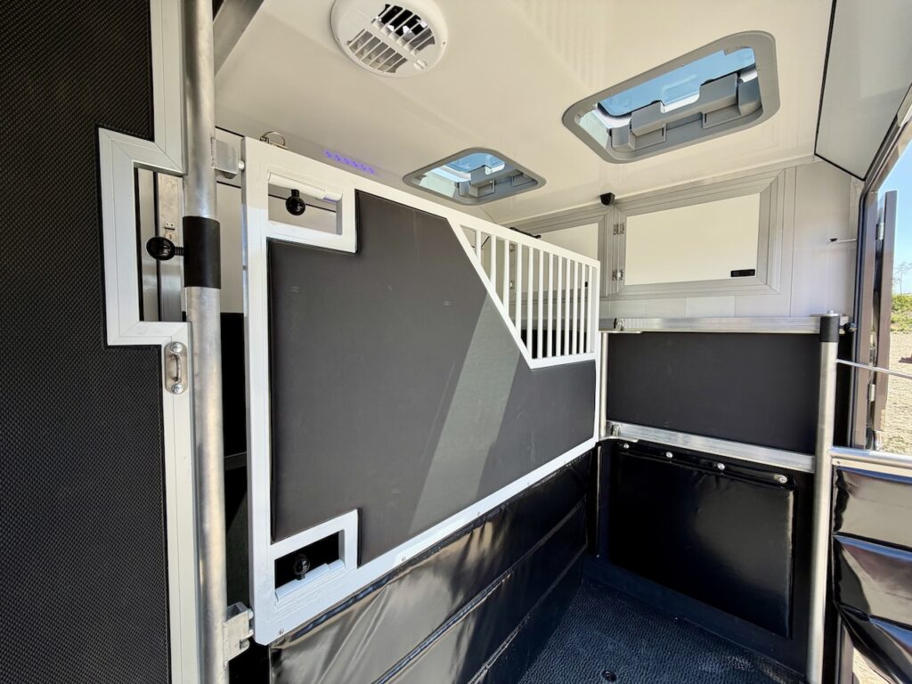 FIAT Ducato Vantis 2-Pferdetransporter Automatik - neuer Aufbau mit gebrauchtem Fahrgestell