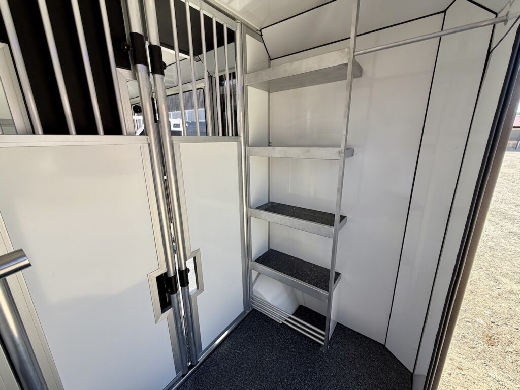 FIAT Ducato Vantis 2-Pferdetransporter Automatik - neuer Aufbau mit gebrauchtem Fahrgestell