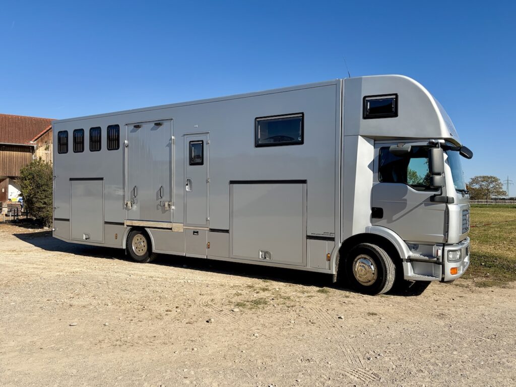 MAN 15.280 Gimmel 5 Pferdetransporter Wohnung WC Dusche LKW - Gebrauchtfahrzeug