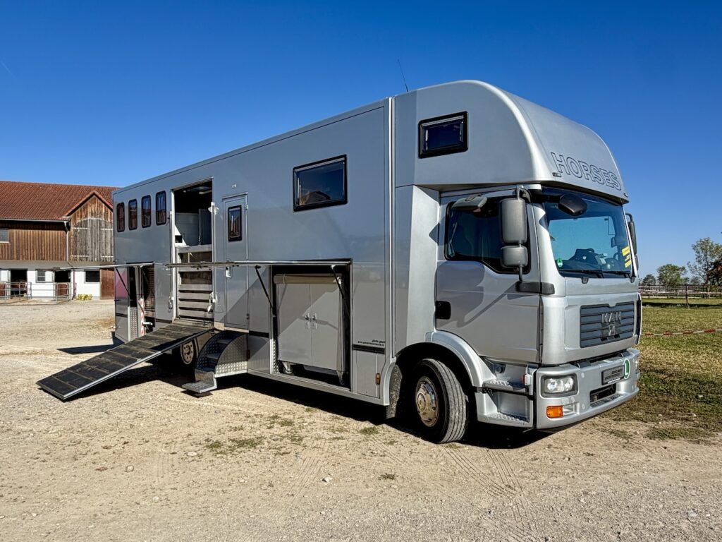 MAN 15.280 Gimmel 5 Pferdetransporter Wohnung WC Dusche LKW - Gebrauchtfahrzeug