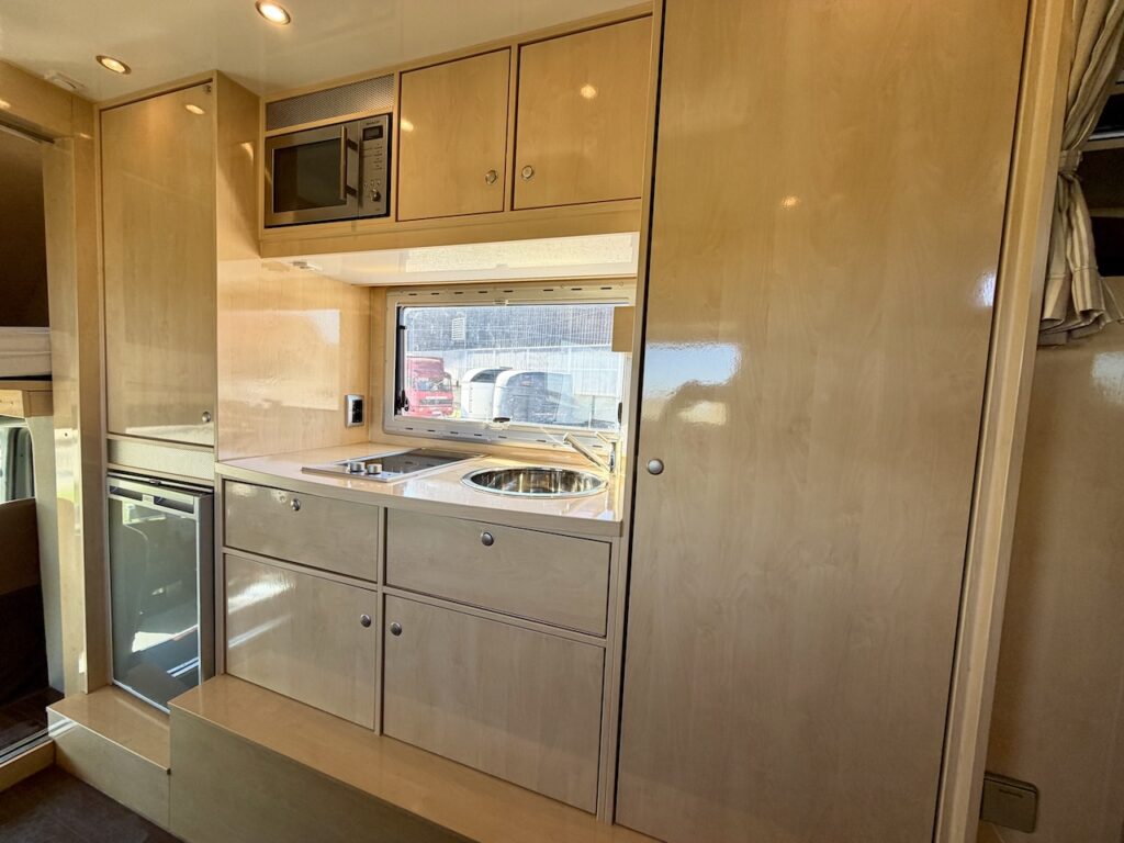 MAN 15.280 Gimmel 5 Pferdetransporter Wohnung WC Dusche LKW - Gebrauchtfahrzeug