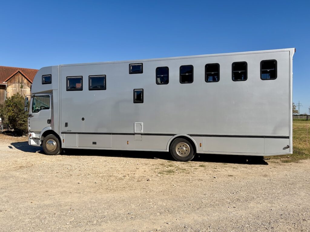 MAN 15.280 Gimmel 5 Pferdetransporter Wohnung WC Dusche LKW - Gebrauchtfahrzeug