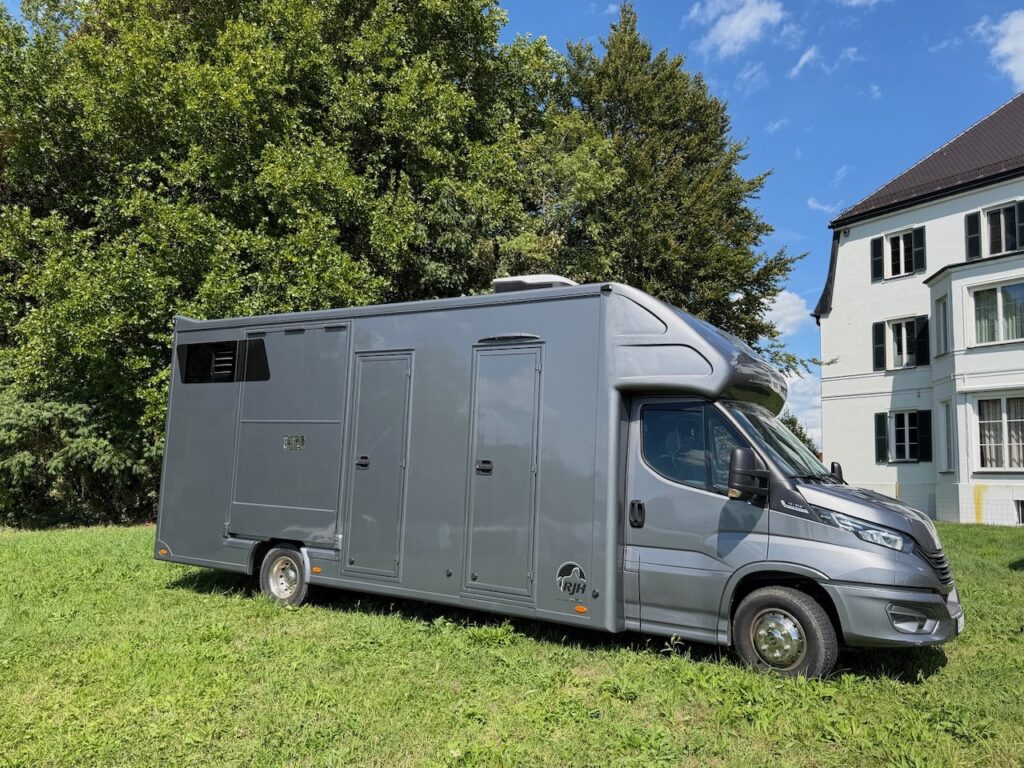 IVECO Daily RJH Sport Pro H3 Pferdetransporter Wohnkabine LKW - Gebrauchtfahrzeug