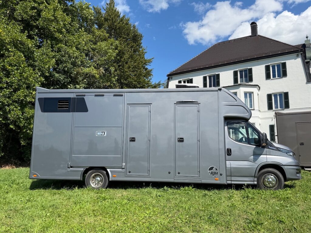 IVECO Daily RJH Sport Pro H3 Pferdetransporter Wohnkabine LKW - Gebrauchtfahrzeug