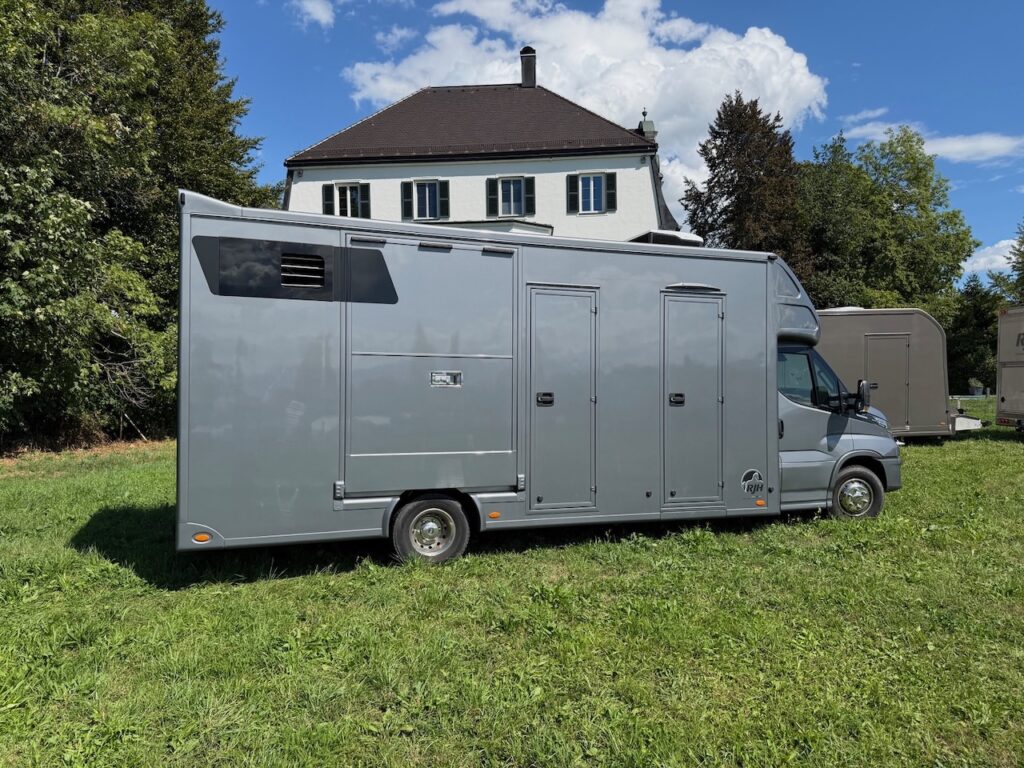 IVECO Daily RJH Sport Pro H3 Pferdetransporter Wohnkabine LKW - Gebrauchtfahrzeug