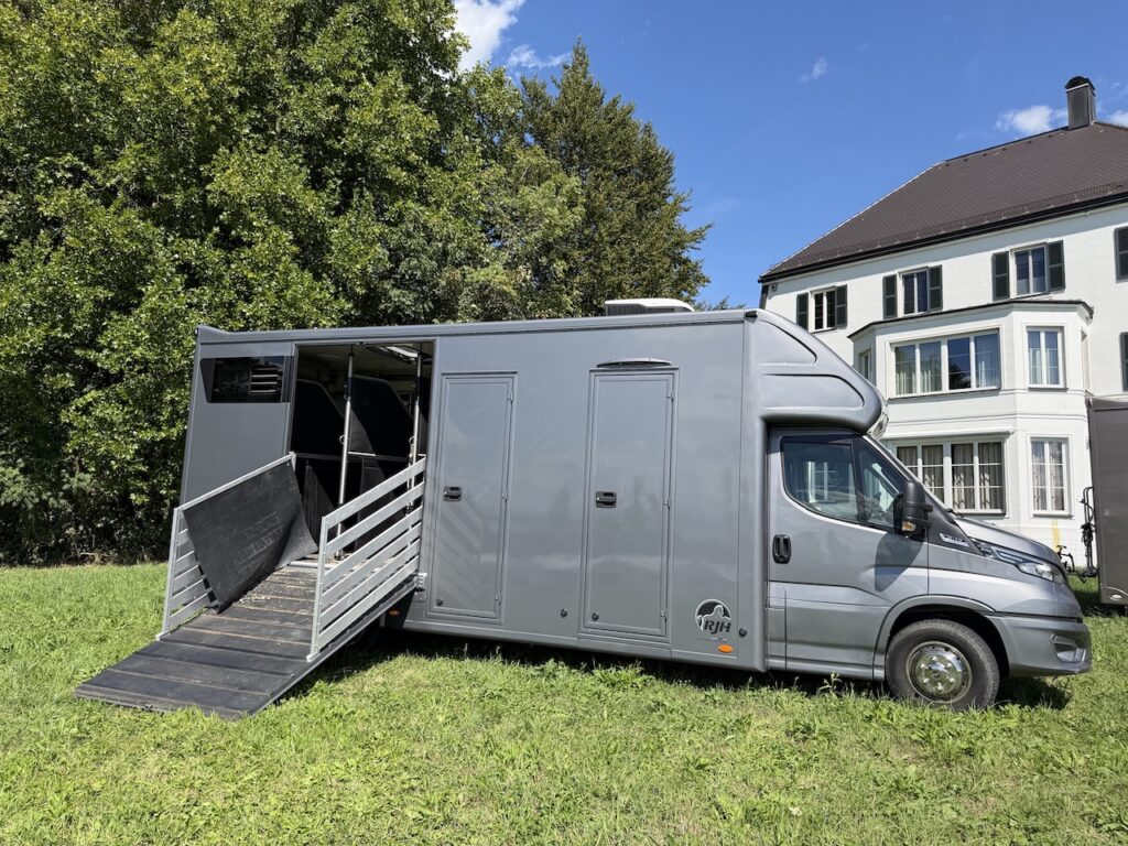 IVECO Daily RJH Sport Pro H3 Pferdetransporter Wohnkabine LKW - Gebrauchtfahrzeug