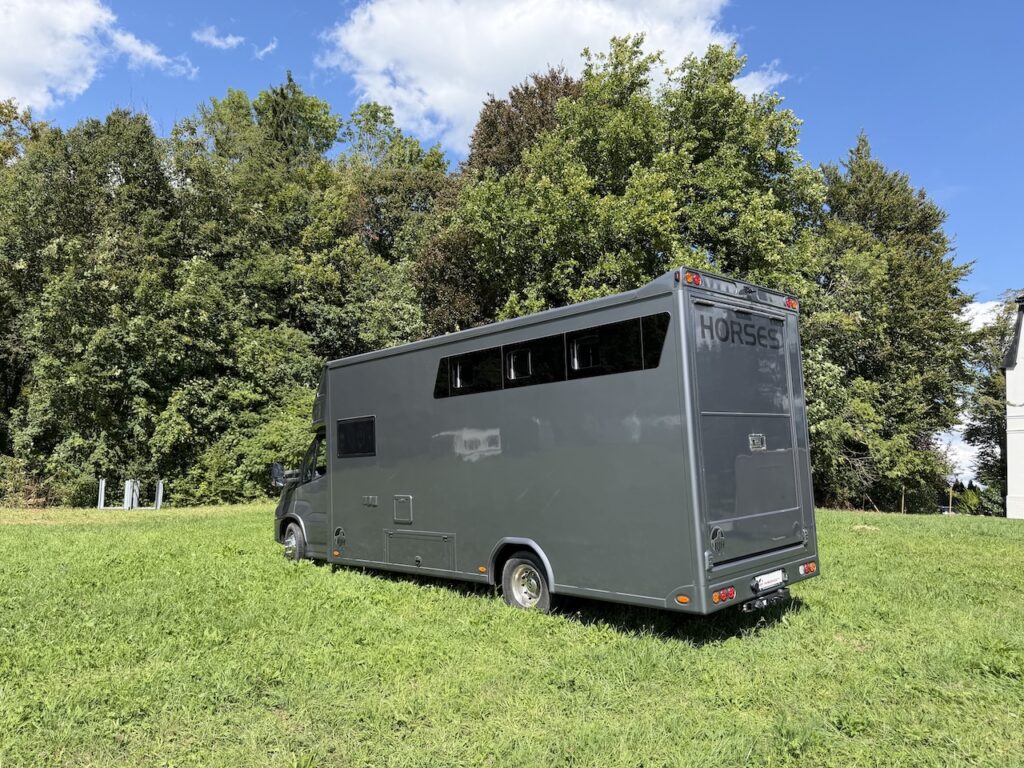 IVECO Daily RJH Sport Pro H3 Pferdetransporter Wohnkabine LKW - Gebrauchtfahrzeug
