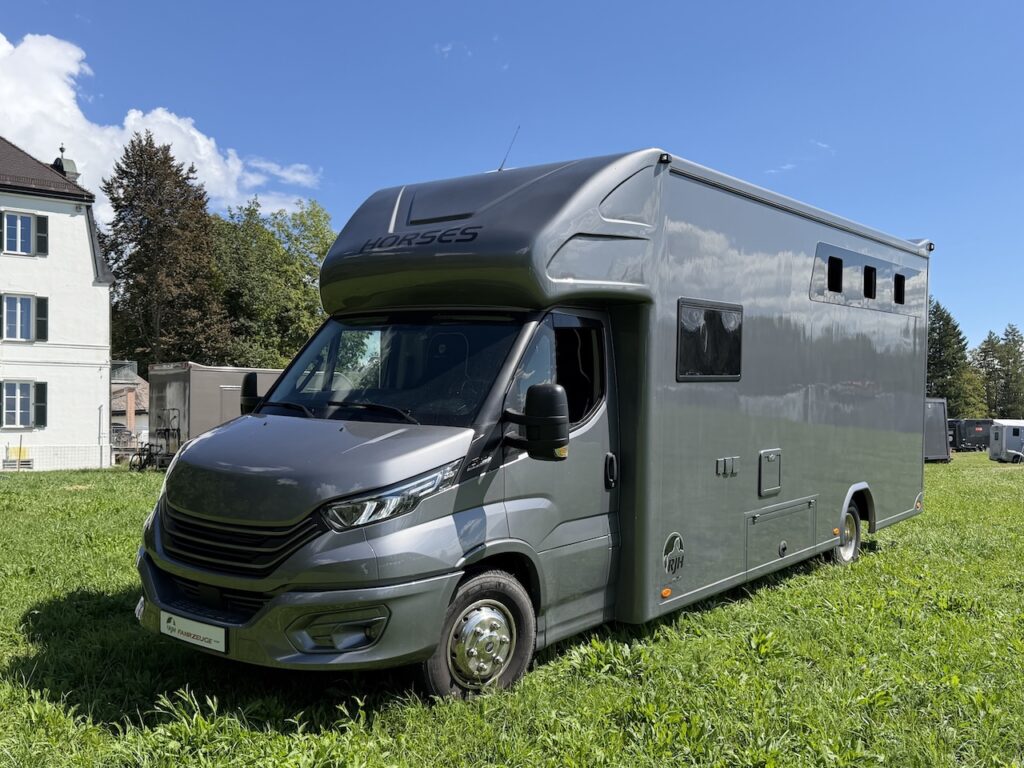 IVECO Daily RJH Sport Pro H3 Pferdetransporter Wohnkabine LKW - Gebrauchtfahrzeug