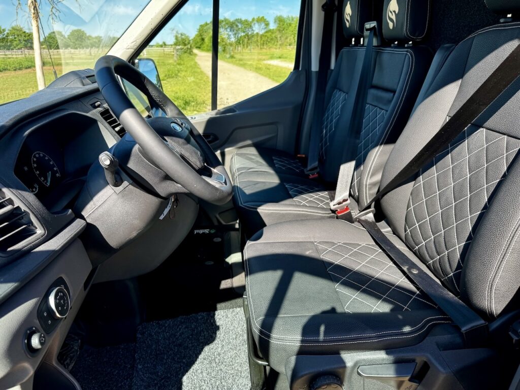 FORD Transit 2-Pferdetransporter Automatik Hengstausstattung NEU - unbenutzter Vorführer