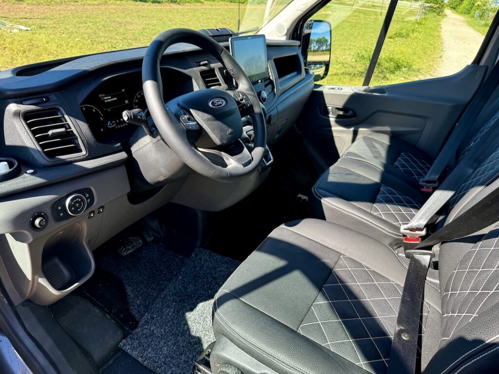 FORD Transit 2-Pferdetransporter Automatik Hengstausstattung NEU - unbenutzter Vorführer