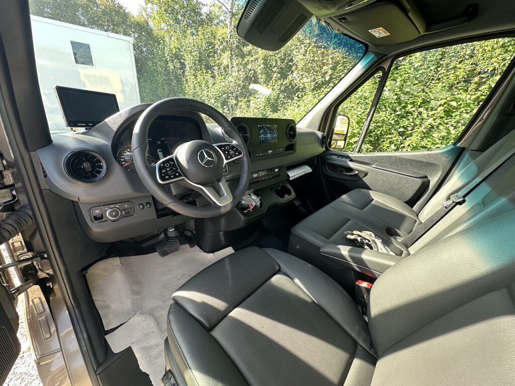 Mercedes-Benz Sprinter 419 CDI RJH Sport 2-horse transporter 3.5t - Show vehicle